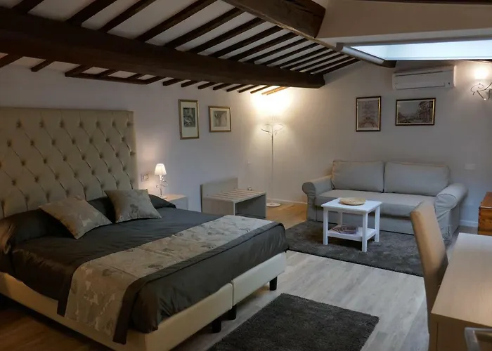 Elisa Guest House